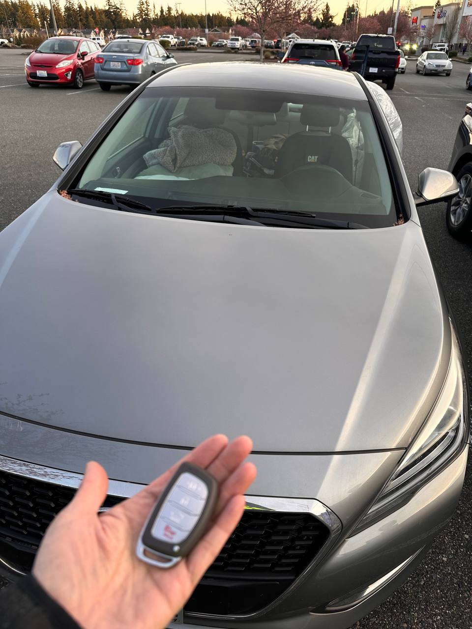 Replacement smart key made for a Hyundai sedan